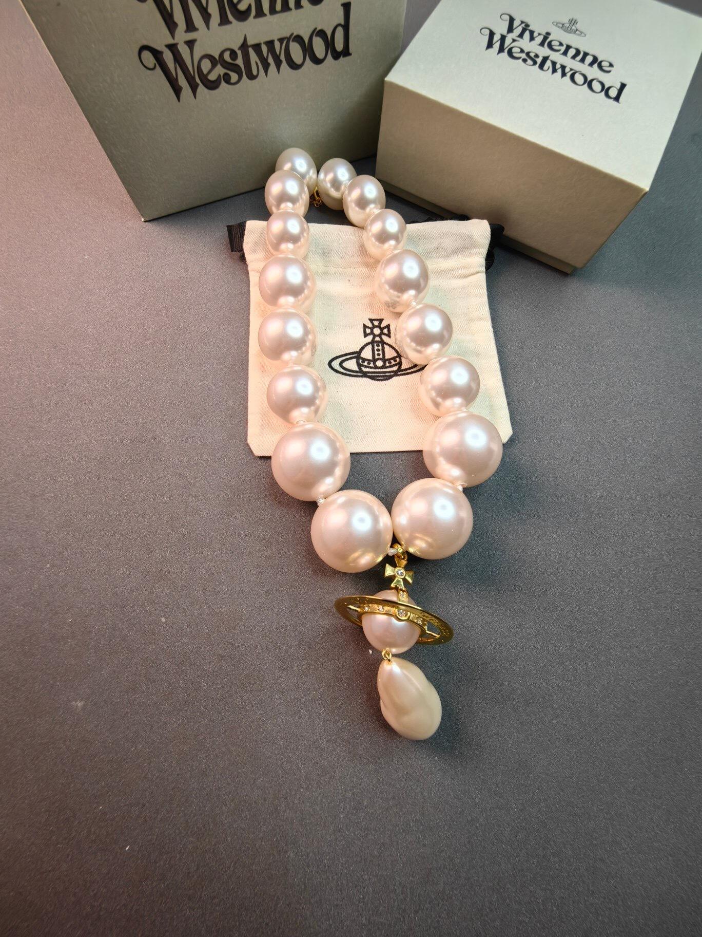 Cercei cu picătură din perle baroce Vivienne Westwood pentru femei Colier Saturn Colier elegant cu perle Gold necklace white