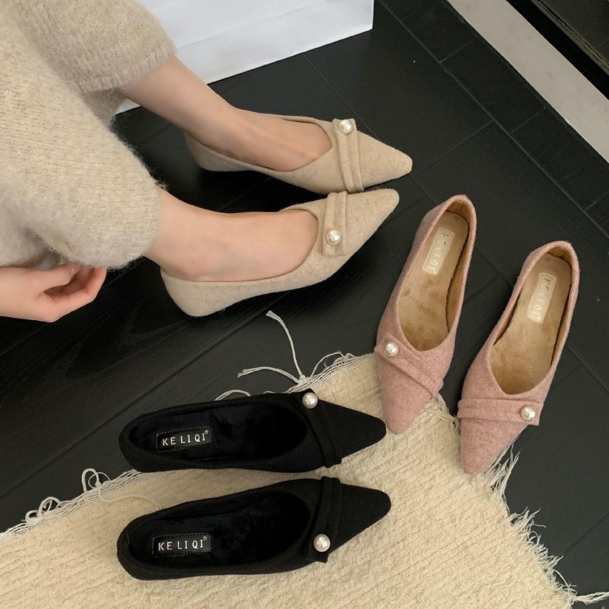 

2025 Spring and Autumn New Fashion Versatile Pearl Fashion Temperament Patent Leather Low Heel Versatile Single Shoes Women 39 абрикосовый