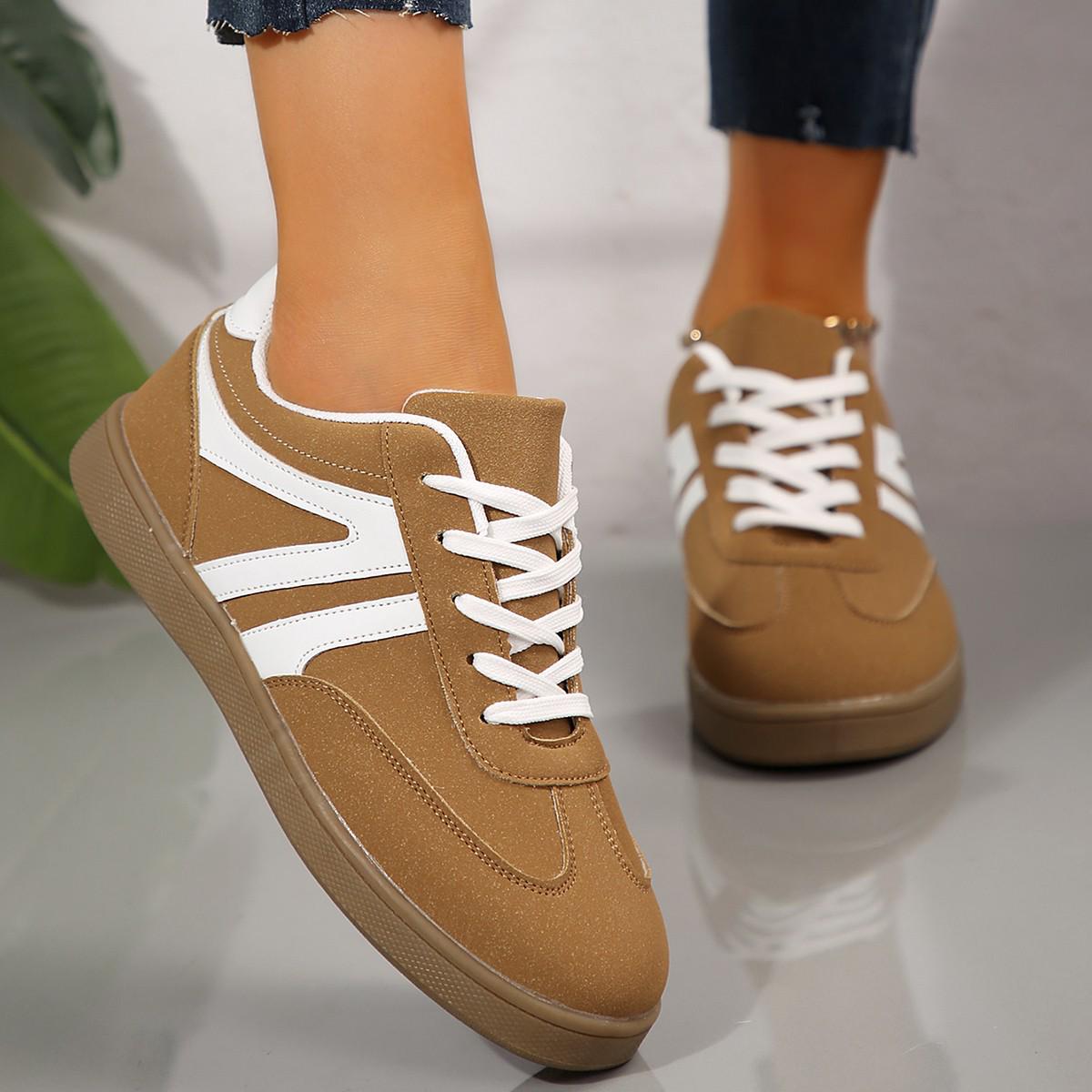 

Женские кроссовки для бега в стиле ретро 2024 года с круглым носком белого цвета — большой размер 43