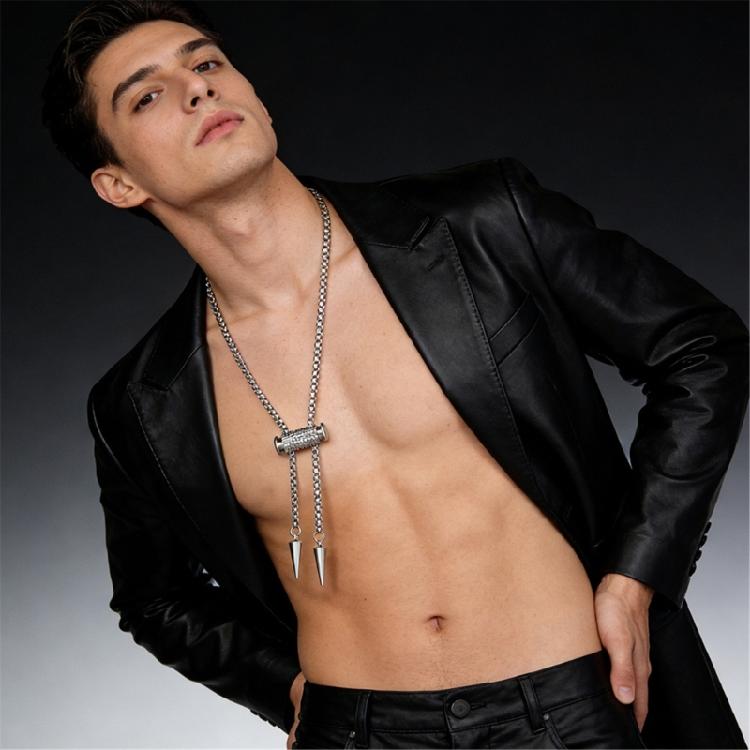 Fashion Forward Slidling Tapered Pendant Neck Chain Fashion Necklace For Creative Daily And Effortless Wear