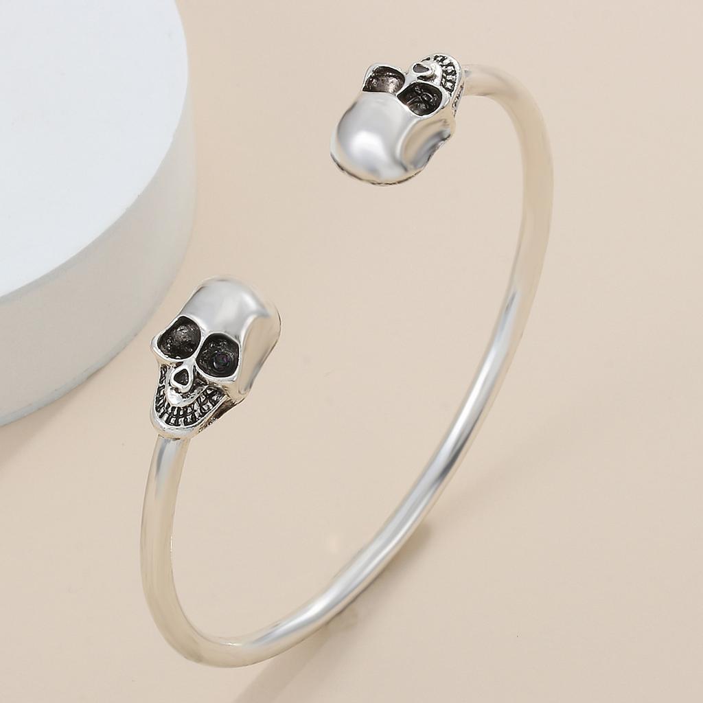 Gothic Exaggerated Skull Skeleton Bracelet for Women Men Retro Creative Quirky Halloween Jewelry