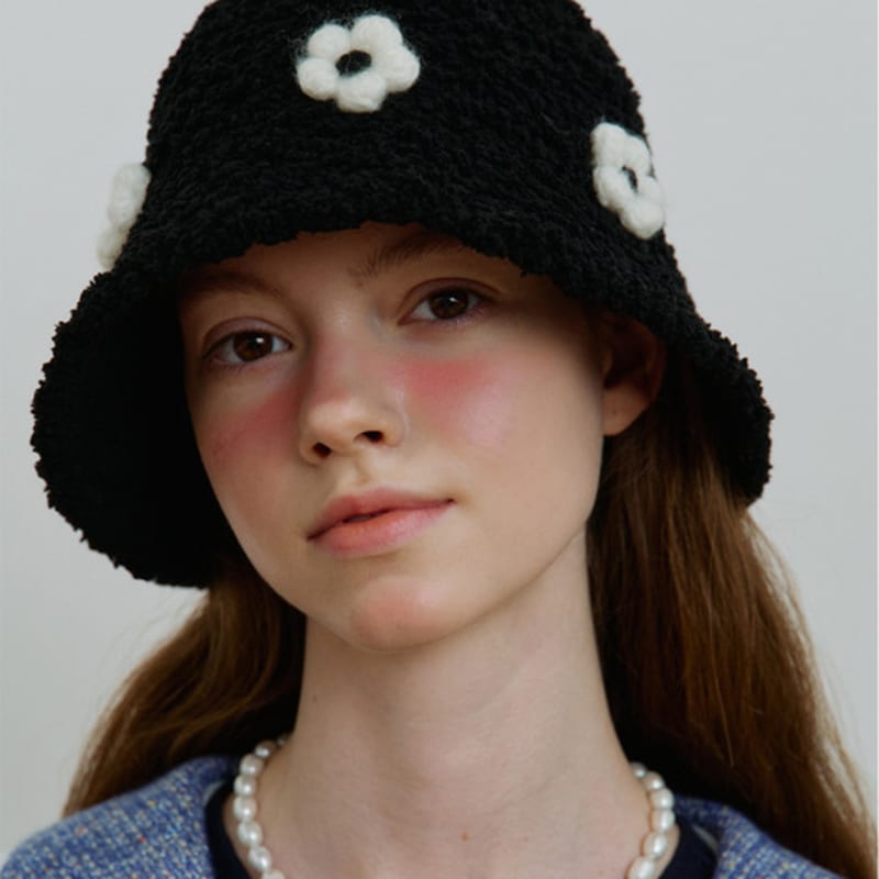 

DEW E DEW E [Дью Харт Дьюи] Панама-ведро с цветком (2 цвета) BLACK