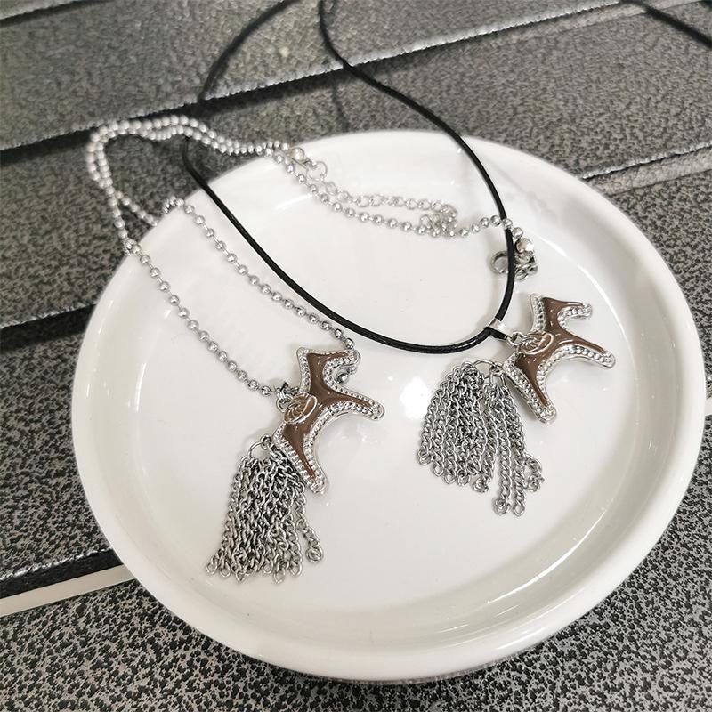 Einzigartiges Design Gold Silber Metallisch Pferde Kette Quaste Anhänger Halsketten Für Frauen Mujer Verstellbares Langes Seil Pullover Kette