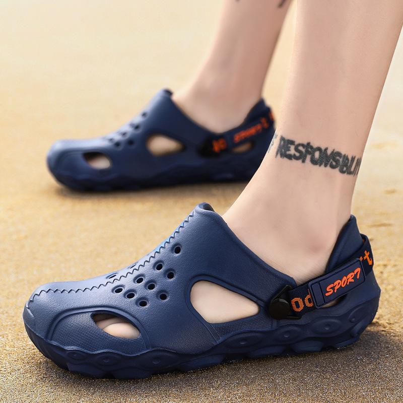 Foreign trade summer men's sandals Korean version tide outdoor bag head beach shoes large size thick sole hollow hole shoes men 2028