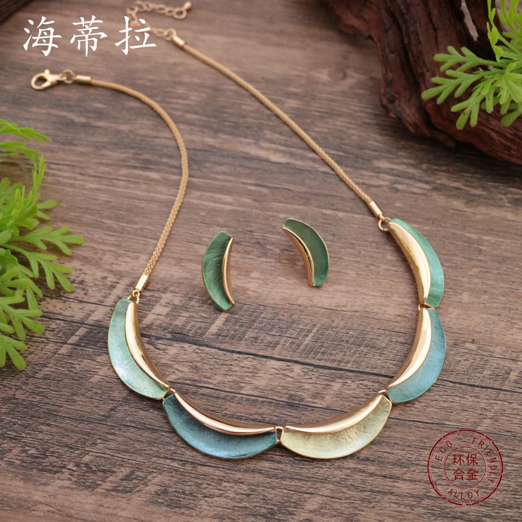New enamel color crescent stud earrings necklace set, women's simple and high-end crescent moon necklace set