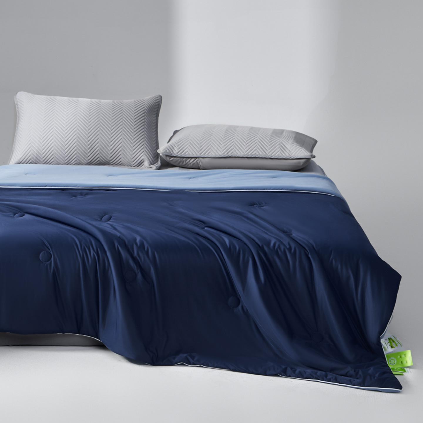 Premium Double-Sided Cool-Touch Antibacterial Ice Silk Summer Quilt Single 150*200