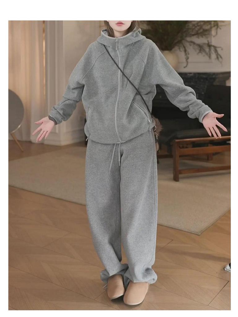 2026 Autumn/Winter Luxury Casual Set: Warm Lazy-Style Two-Piece with Lightweight Loose Wide-Leg Pants