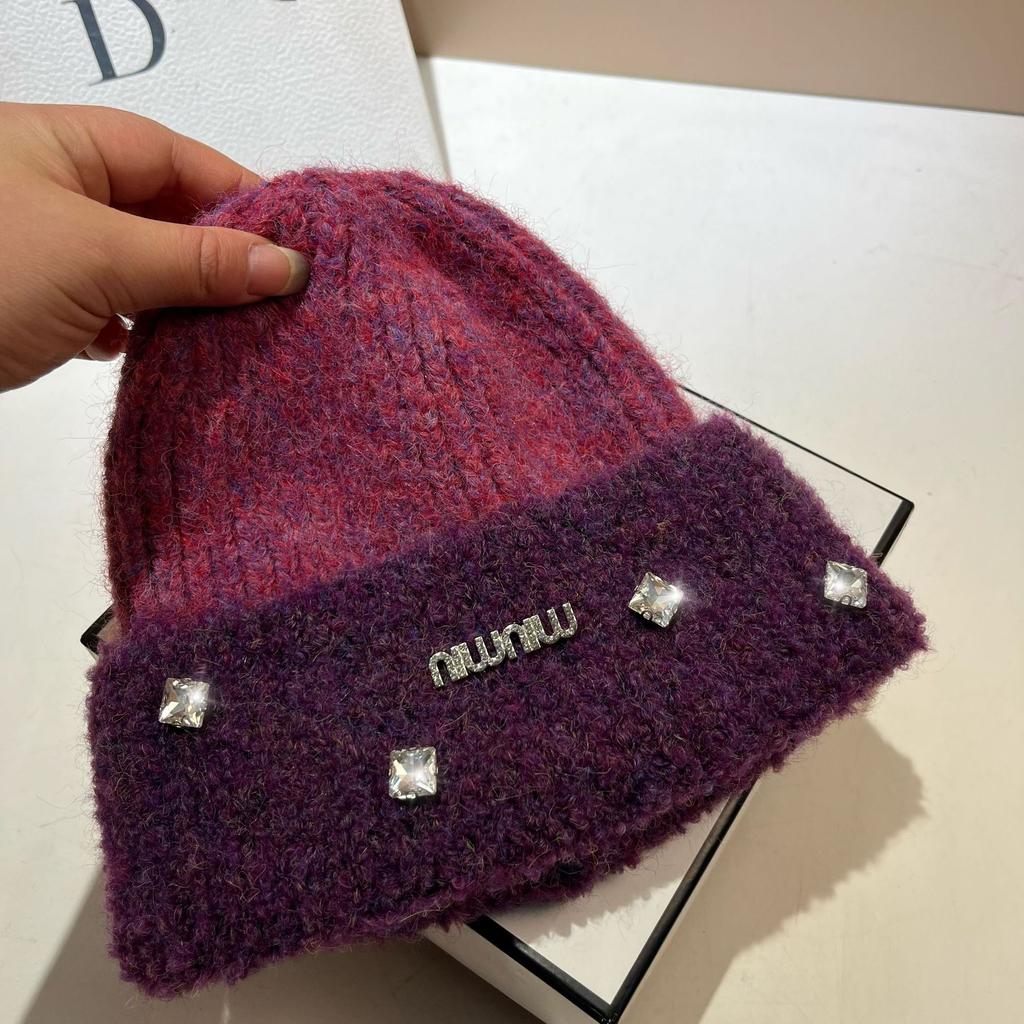 French Light Luxury Niche Rhinestone Min Color Matching Wool Hat, Winter Celebrity Wool Blended Knitted Hat