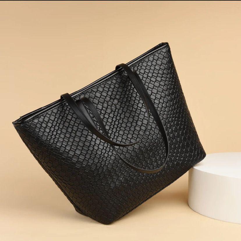 Woven Bag, Large Capacity Tote Bag, Women's Bag, Versatile for Commuting, Single Shoulder Women's Bag