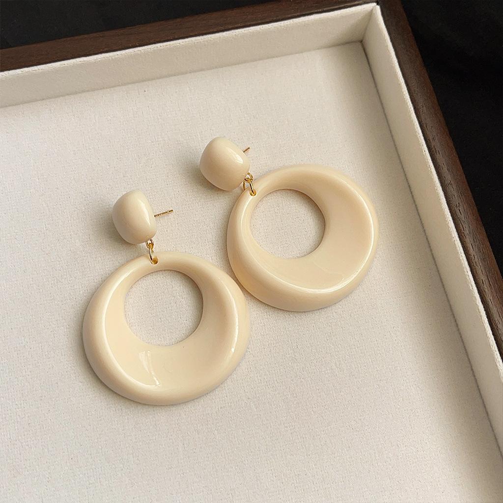 Vintage Maillard Coffee Earrings Women's Literary Temperament Acrylic Smudge Earrings Niche High-end Autumn and Winter Earrings