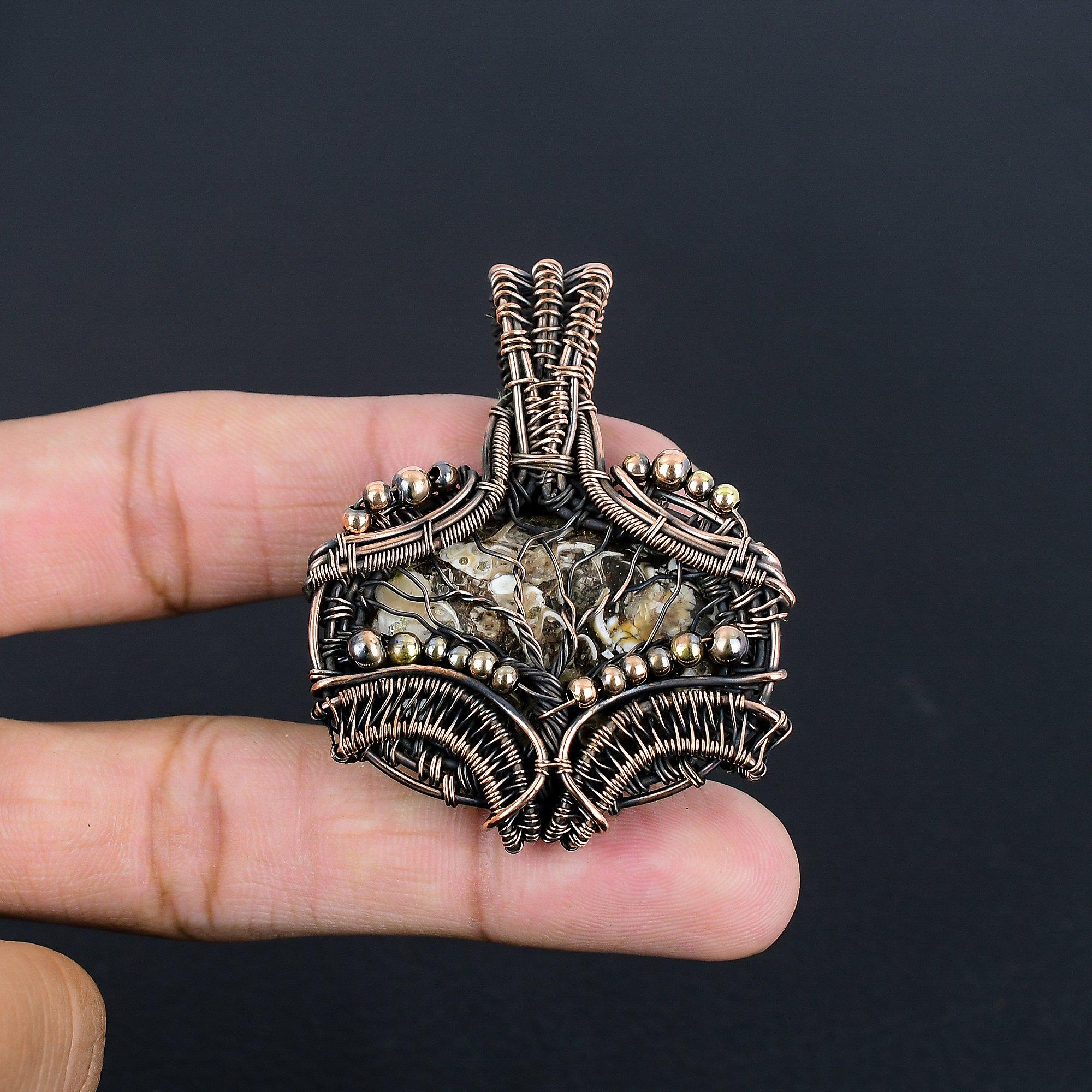 

Кулон с окаменелостью Туртелла, кулон, обмотанный медной проволокой 999 пробы, украшения ручной работы с драгоценными камнями, подарки для жены, совершенно новый кулон 2.55 Inches