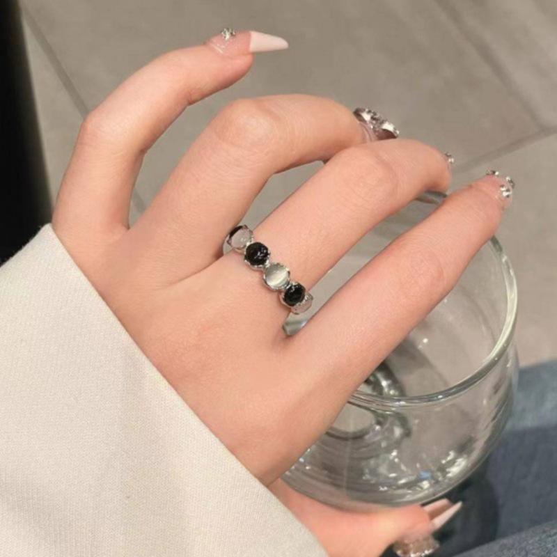 Open Fashionforward Adjustable Cat Eye Stone Ring For Women In Black And White