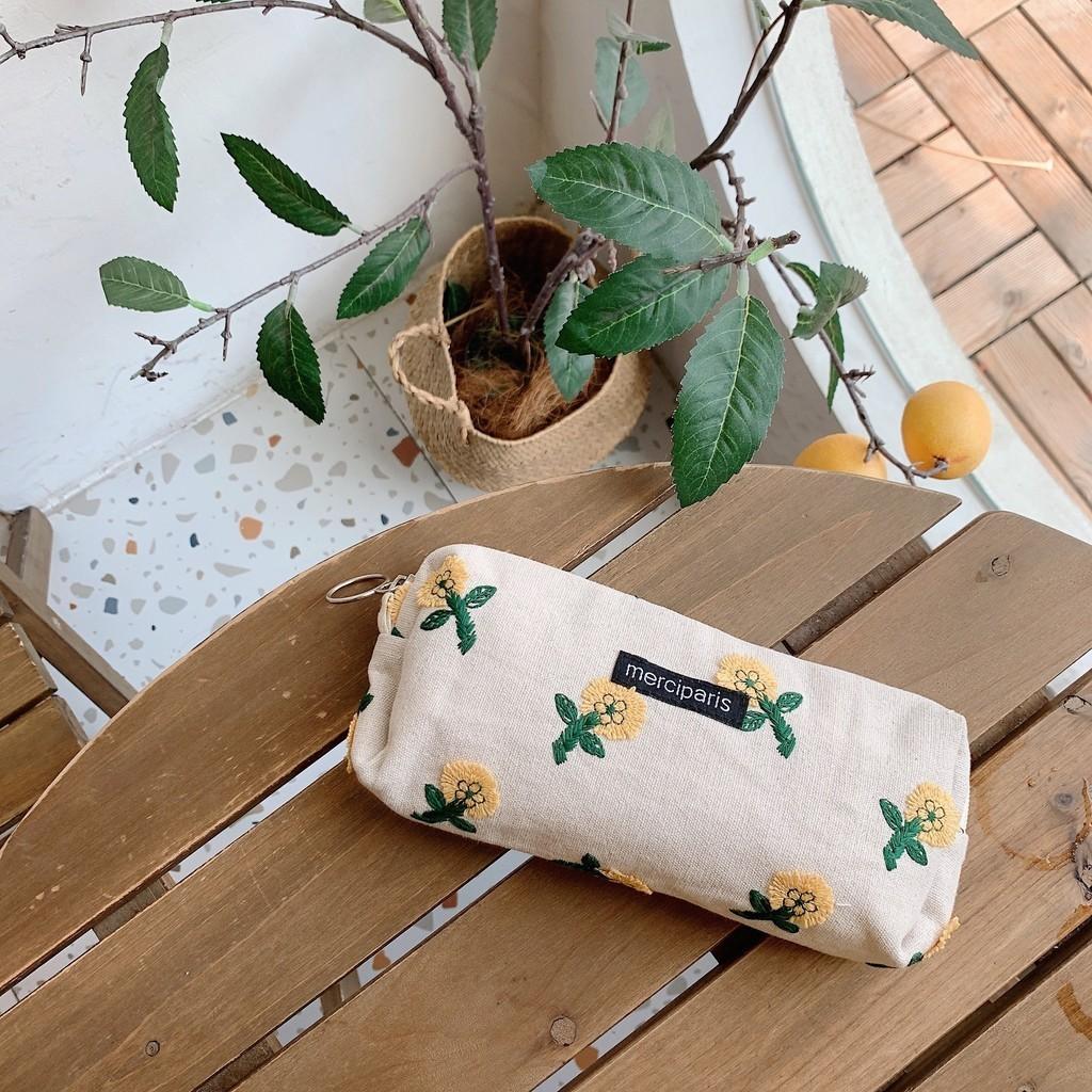 Korean Style Mini Square Bag With Zipper Closure And Floral Embroidery Ideal For Makeup Organization