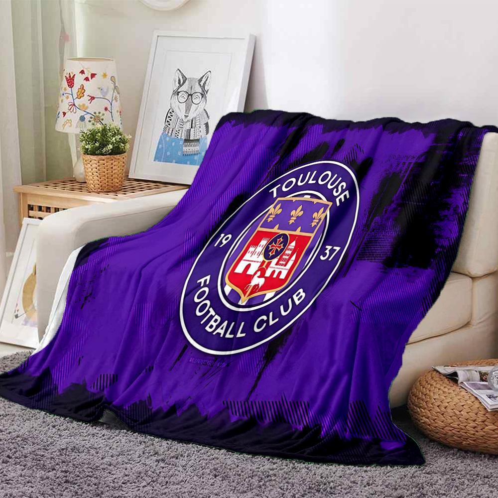 Toul-ouse Crest Design Flannel Blanket, Soft Polyester, Modern Design, All-Season for Camping, Travel, Gifts for Holidays or Birthdays