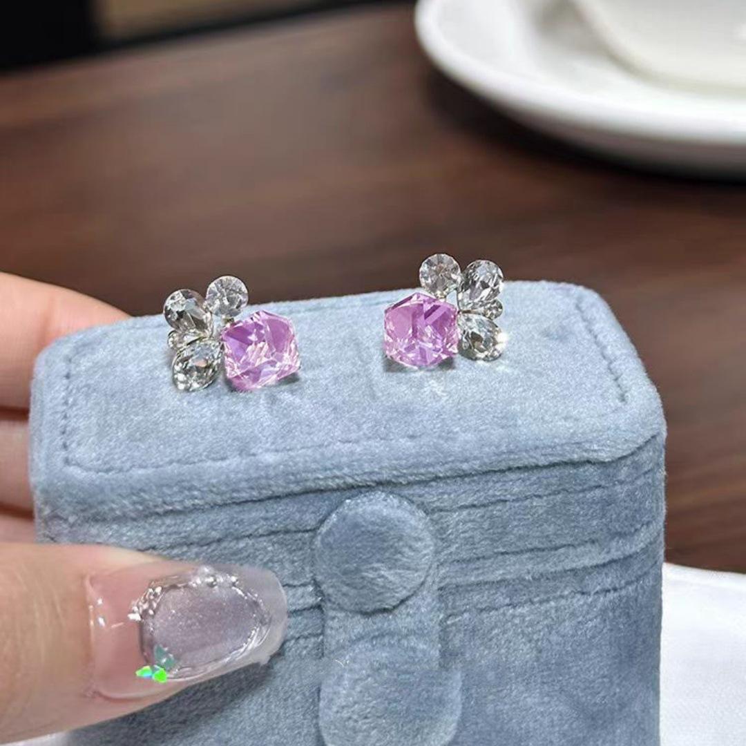 

Sparkling Zircon Sugar Cube Stud Earrings Women S Earrings High-End Light Luxury Niche Unique Design Earrings