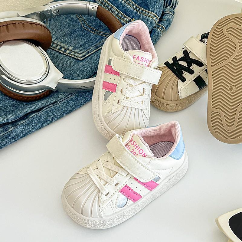 Children's board shoes 2025 spring and autumn new girls non-slip sports shoes medium and small children shell head shoes fashionable boys soft sole