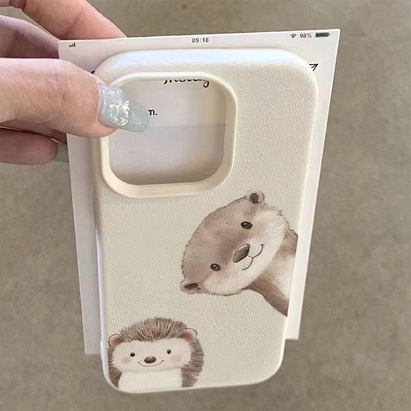 Cute Hedgehog And Otter Pattern Phone Case For iPhone 17 Pro Max 16 Plus 15 Pro 14 13 12 11 XS XR 17Air Lychee Textur Soft Cover