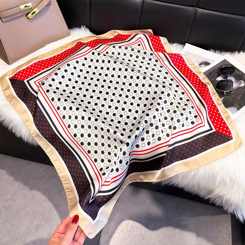 Spring Silk Scarf Fashionable Foreign Style Versatile Small Square Scarf 70Cm Decorative Scarf Sunscreen Travel Shawl Women