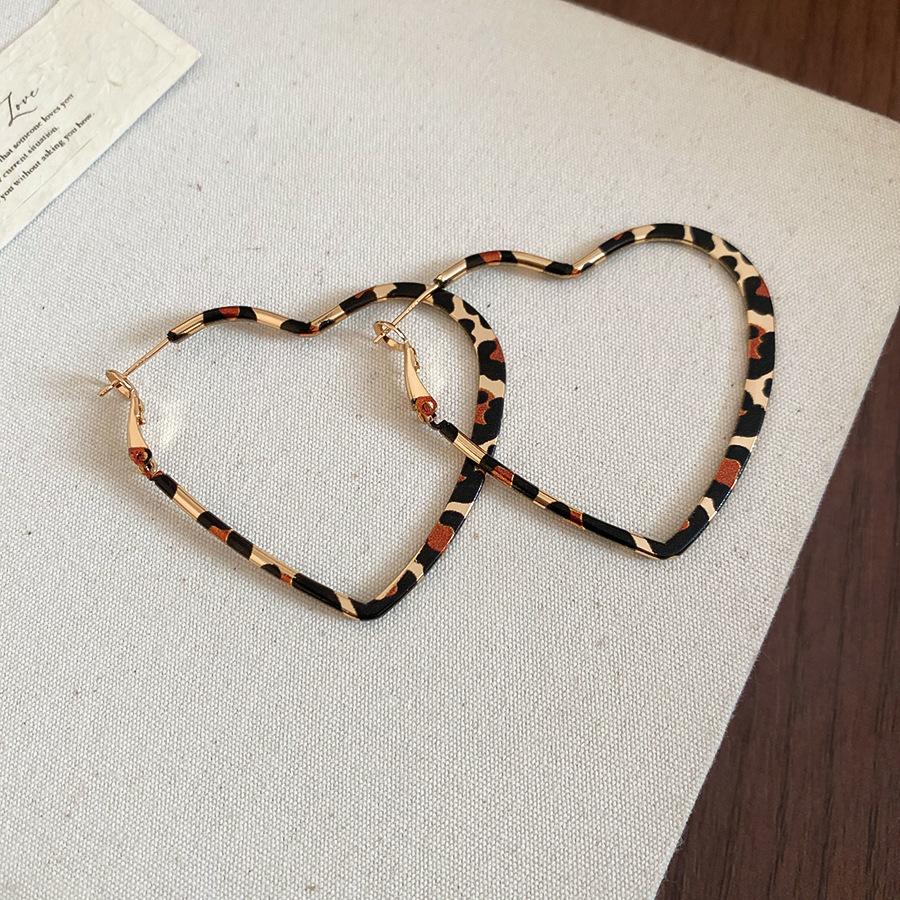 European and American retro autumn and winter geometric leather leopard print earrings light luxury stud earrings personality temperament earrings