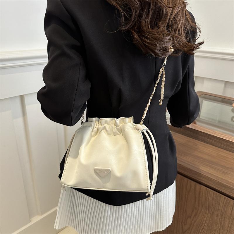 Niche Textured Bag Spring Shoulder Bag New Small Bag Fashionable Drawstring Bucket Bag Casual Crossbody Bag