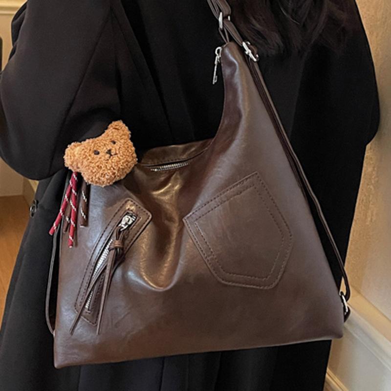 Large Capacity Tote Bag Women's 2025 Autumn New Niche Casual Foreign Style Underarm Bag Commuter Shoulder Backpack