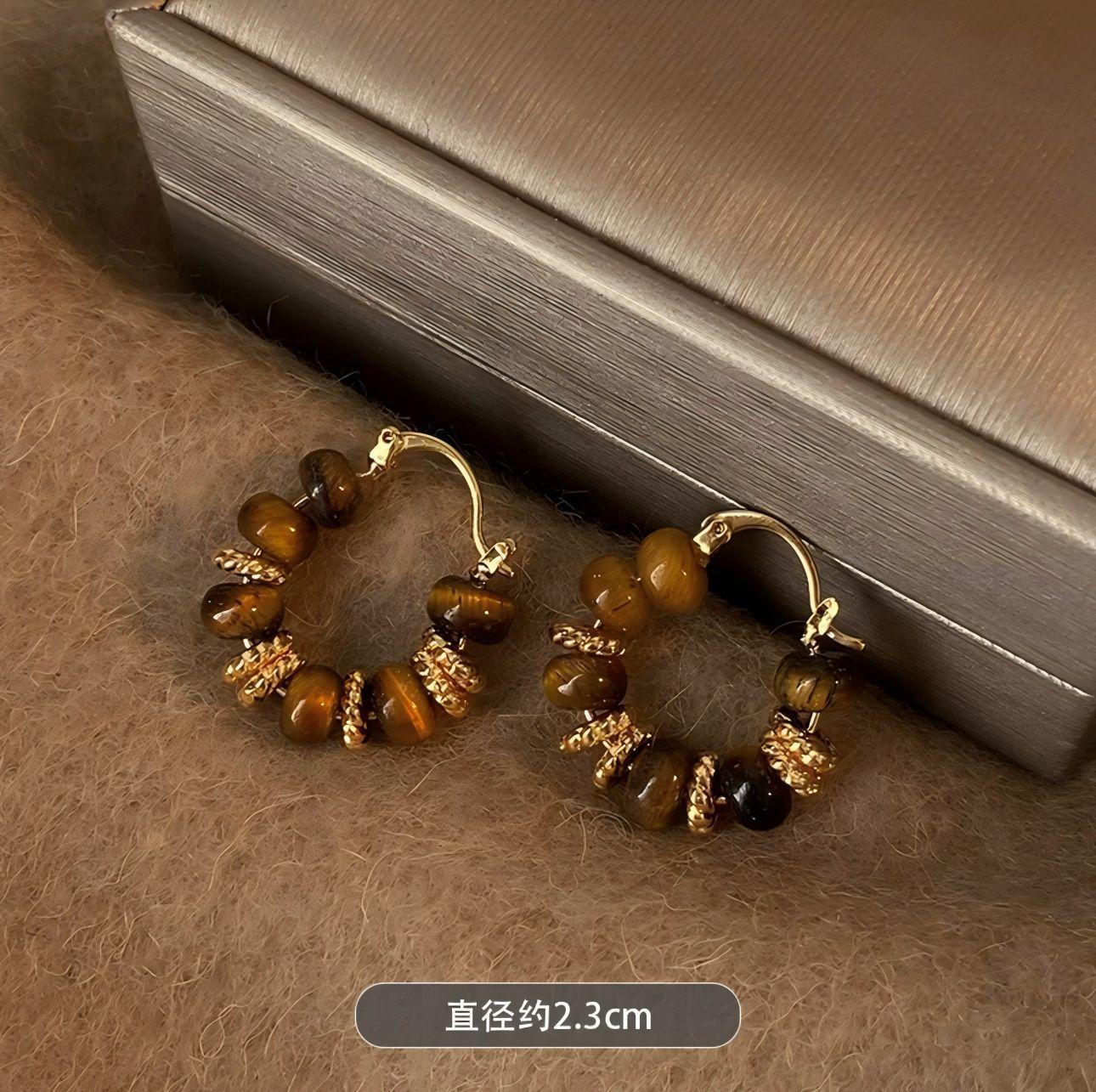 

Japan And Korea Maillard Retro Autumn And Winter Women S Stud Earrings Design Temperament High-End Earrings Factory
