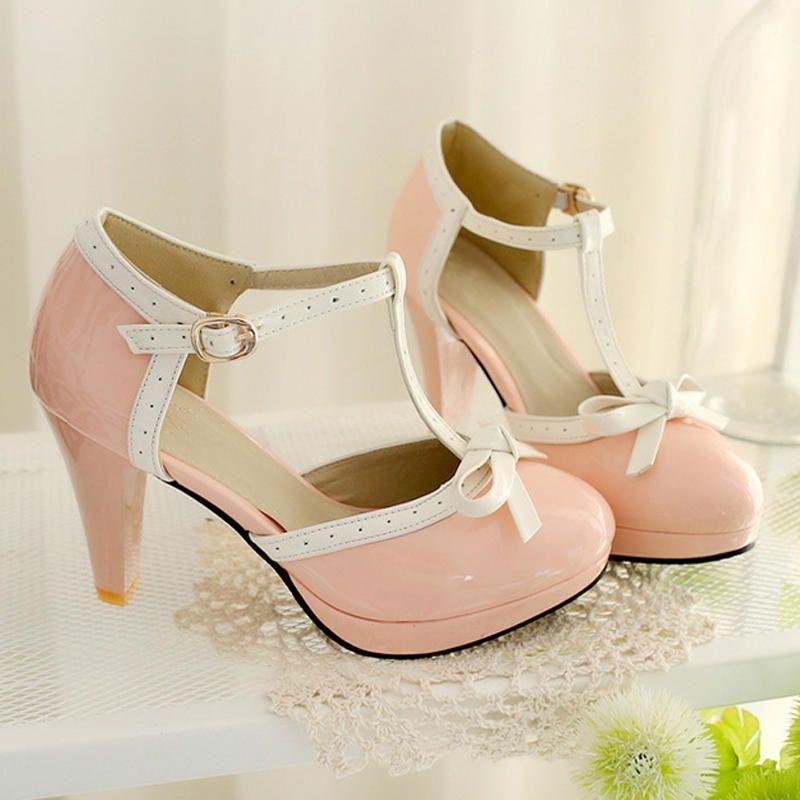 Stylish Women's Platform Sandals Featuring Round Toe And Durable Square Heels