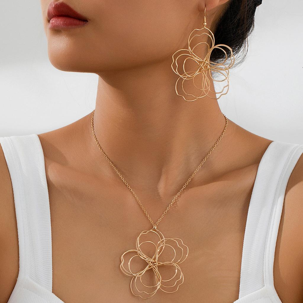 1 pair of hollow flower necklaces, earrings, sets, high-end temperament, elegant style, niche high-end