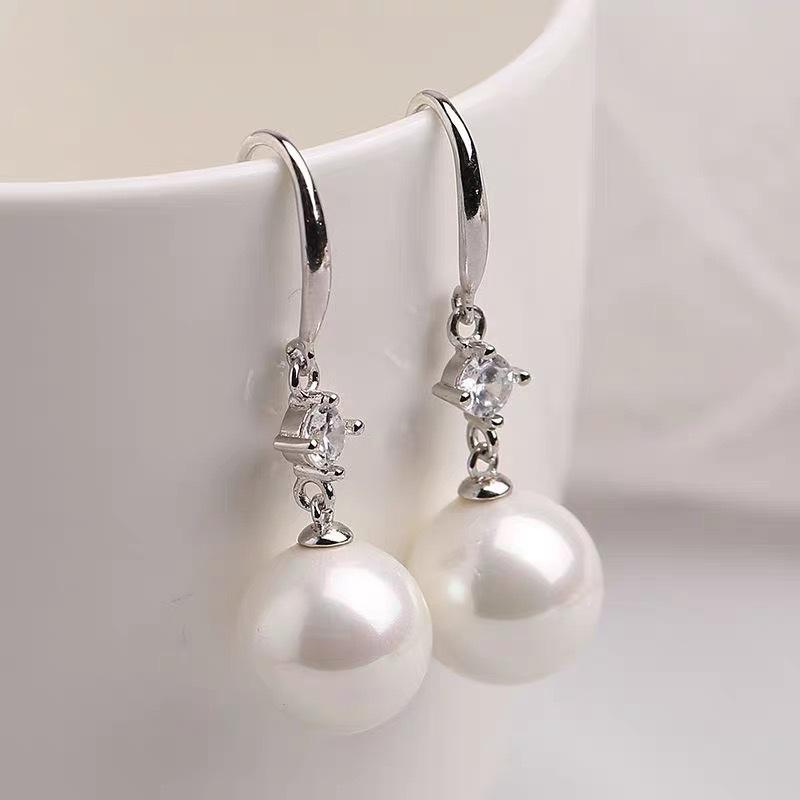 

Rings for Women - Luxurious and Sophisticated High-Class Style - Rose-shaped Ear Hook with Pearl Earrings Silver white