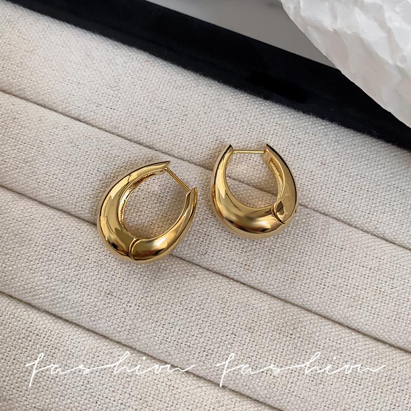 

Plain ring earrings for women high-end sense of cold wind niche design, silver needle water drop high color retention earrings for women s new models