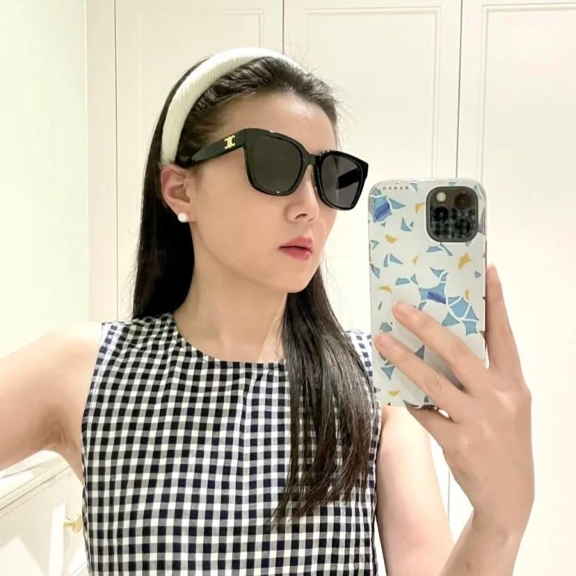 Arc de Triomphe CL40222 Unisex UV400 Sunglasses - High-End Square Frame, Anti-UV Protection.