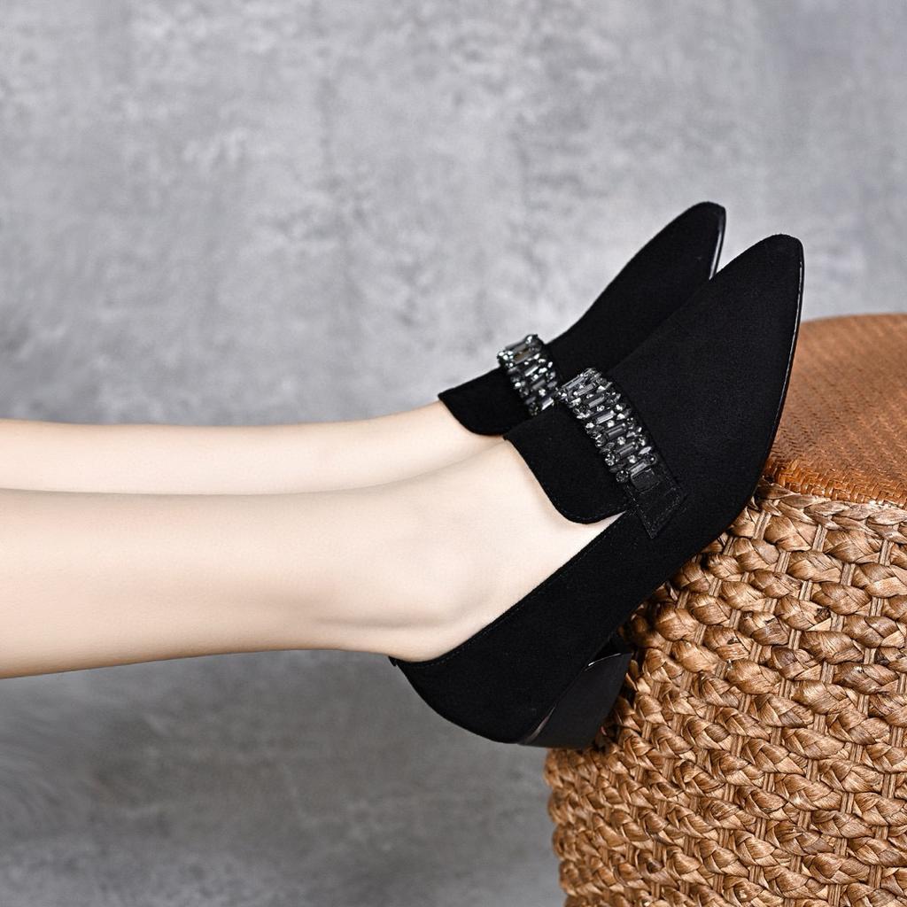 Spitze Einzelschuhe Weiblichkeit Strass schwarz Schafleder flacher Ausschnitt hohe Absätze zwei Höhen ein Pedal