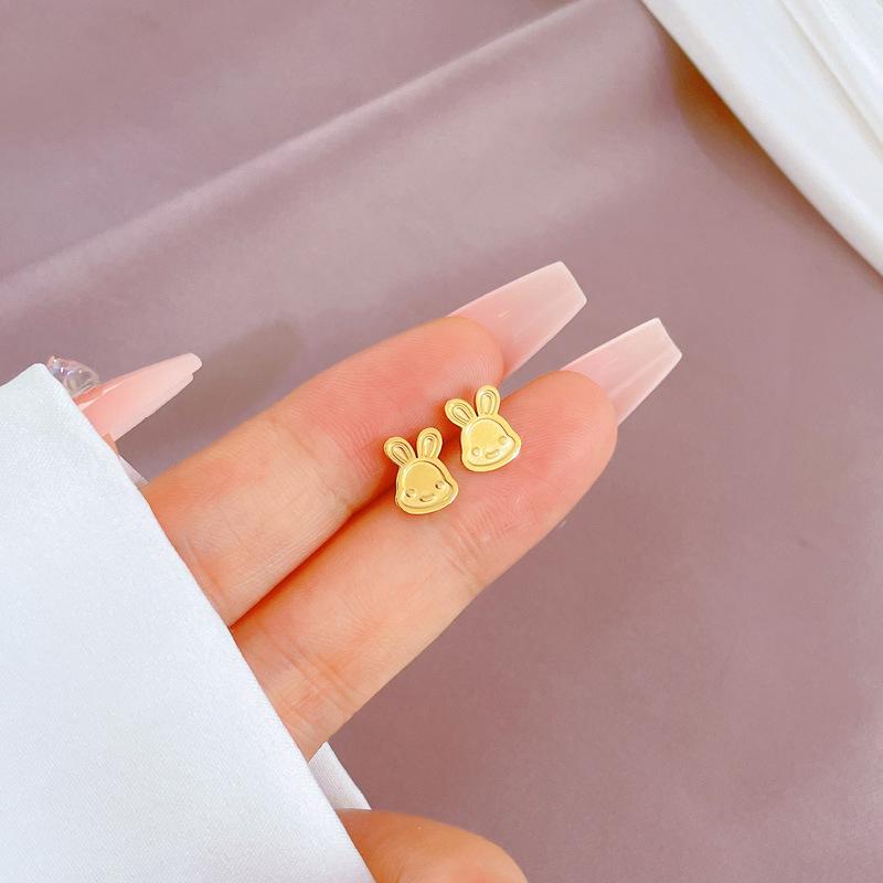 Cercei minimaliști tip stud din oțel titan cu sidef și trifoi cu patru foi - Design androgin pentru temperament individual și eleganță de banchet.