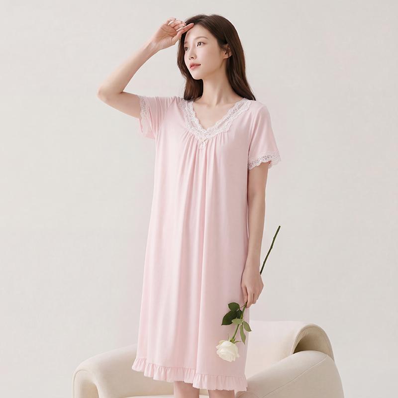Fenteng [Plant Yukosi] 26 new lace V-neck light mature style elegant can be worn outside short sleeved skirt women's nightgown