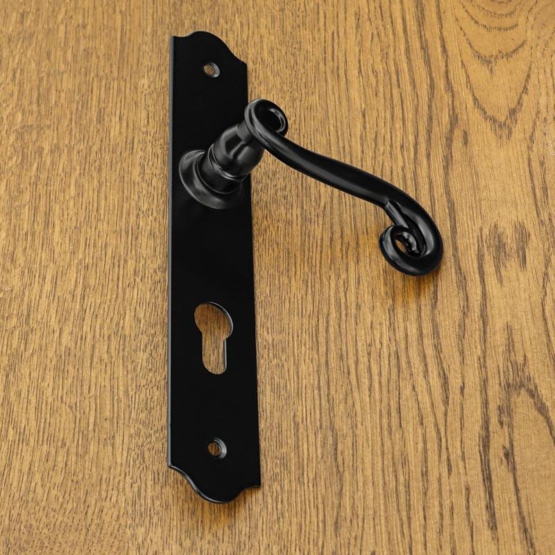 PRESTON door handle with plate for 72mm insert