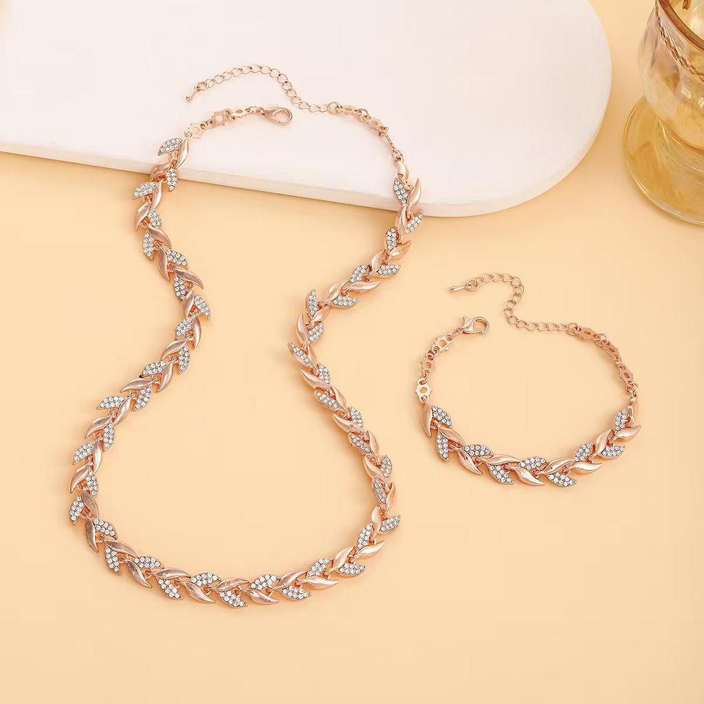 Bracelet Necklace Set Elegant Design Inlaid Glass Rhinestone Fish Tail Jewelry Set Suitable for Women's Autumn and Winter Banquet Daily Wear