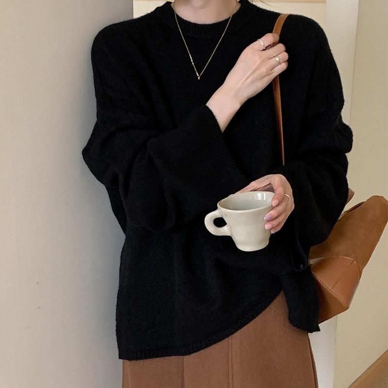 

Crew neck large size pullover sweater autumn and winter new outer size lazy wind bottomed knitted sweater women One Size чёрный