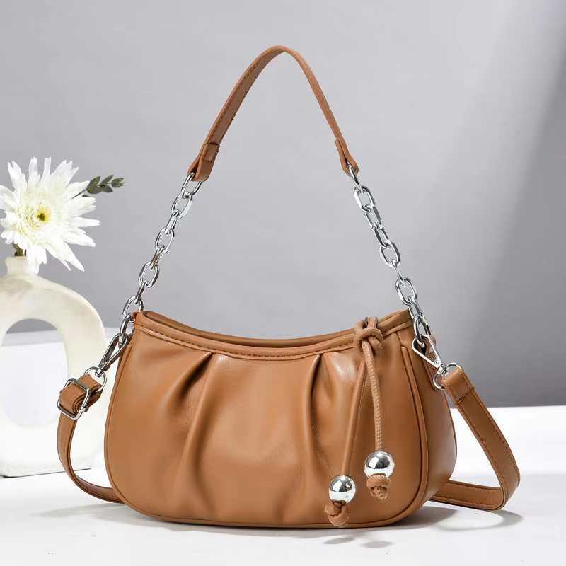 The New Portable Pleated Dumpling Bag Female Fashion All Simple Shoulder Bag Korean Version of The Trend Casual Crossbody Bag