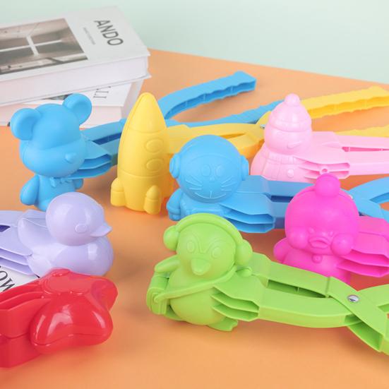 

Производитель снежков Прекрасный интересный гладкий без заусенцев Утолщенное развлечение Простое управление Мультяшный дизайн Зажим для снежков Зимняя снежная игрушка