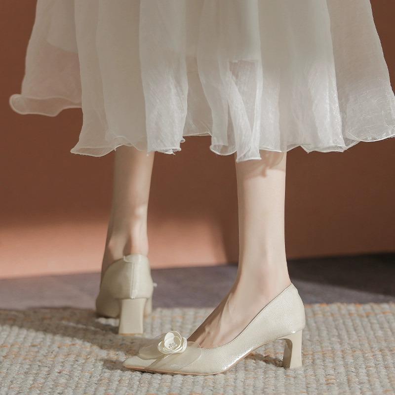 

French white main dress wedding shoes women s thick heels are not tired feet satin engagement bride high heels temperament bridesmaid women s single s 34