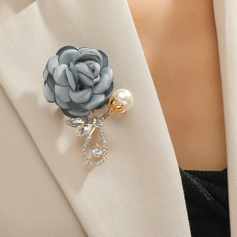 Rose Cloth Flowers Corsage Imitation Pearl Crystal Brooch Lady Fashion Suit Lapel Pin Casual Party Accessories Gifts
