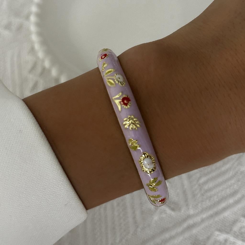 2ks Hrubé smaltované květinové náramky Sada pro ženy Etnický styl Duté květinové cloisonné náramky Vintage přívěsky Šperky Dárky