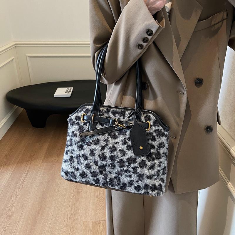 Retro Super Fire Leopard Print Portable Tote Bag Women'S Autumn And Winter Fashion Leisure Commuting Large-Capacity Shoulder Bag