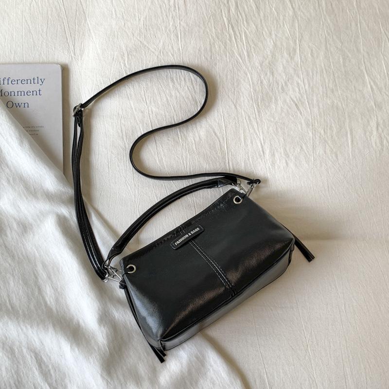 

New women s bag large-capacity bag women s 2025 summer new trend line fashion fashion temperament Internet celebrities with the same style