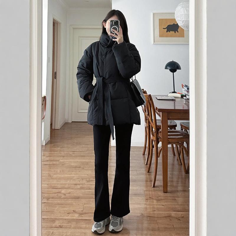 

Женская короткая хлопковая куртка цвета хаки, облегающая талию - Приталенный, Модный и Трендовый дизайн зимы 2025. Small чёрный