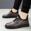 Nya fashionabla mångsidiga herrskor i läder, vardagsskor, brittiska affärsskor i läder, andningsbara och lätta vardagsskor i läder