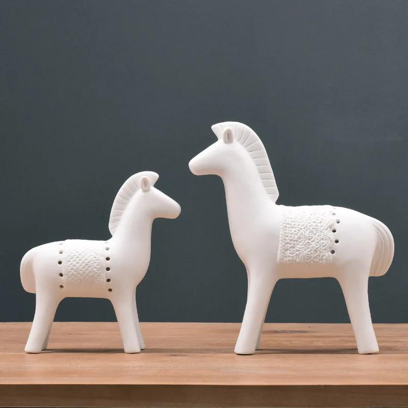 Nordic Porcelain Saddle Horse Figurine Handmade Ceramic White Pony MIniature Decor Gift Craft Embellishment Ornament Accessories