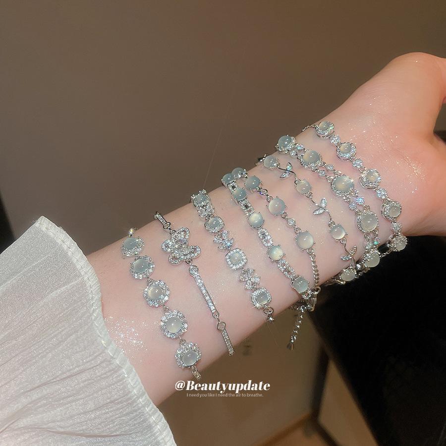Korean Minimalist Cubic Zirconia Geometric Flower Cat's Eye Stone Bracelet - Elegant, High-End Wristband Jewelry for Women