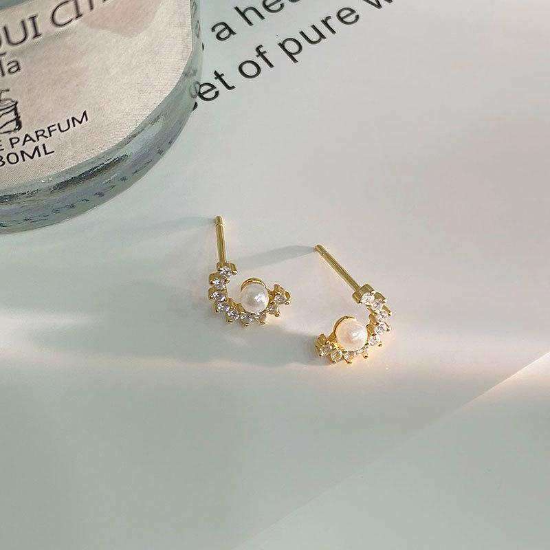 Moon Pearl ~ Earrings Inlaid with Diamond Moon Pearl Earrings C-shaped Diamond Pearl Earrings for Women