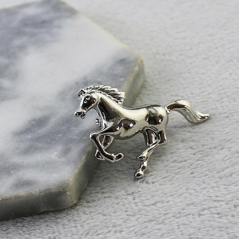 1Pc Brooch Pin Retro Enamel Horse Design Badge Clothes Hats Bags Scarves Collar Lapel Brooch Artistic Accessory